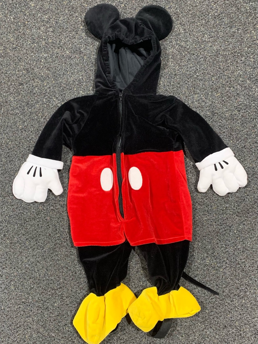 Disney Store Mickey Mouse boys fits size 6, 9 or 12 month deluxe costume